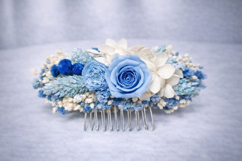 Tocado huertana peineta flores preservadas