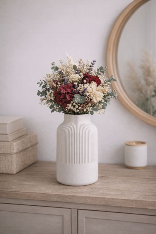 Jarrón con flores preservadas en impresión 3D hortensia burdeos