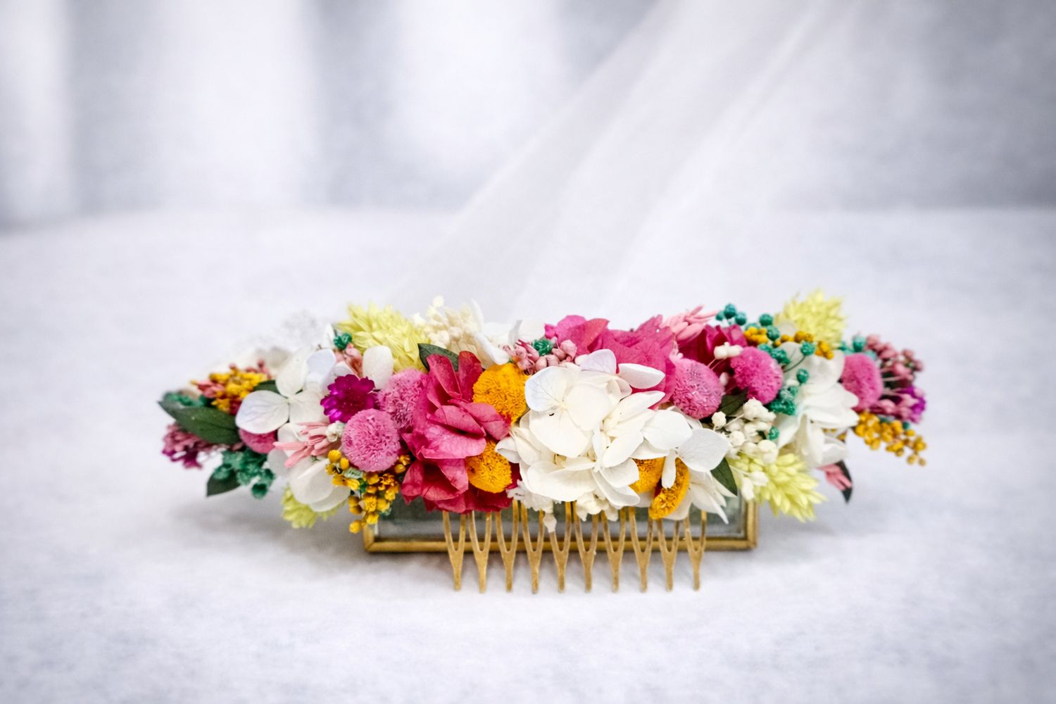 Tocado huertana peineta flores preservadas