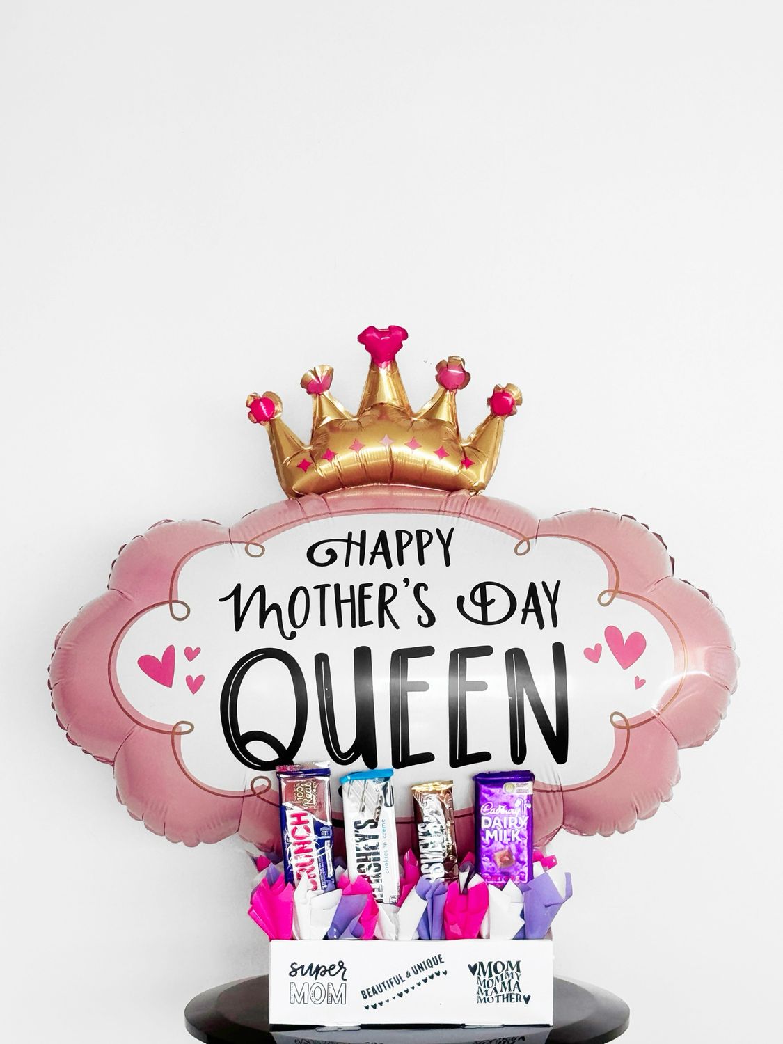 The queen -MOM-