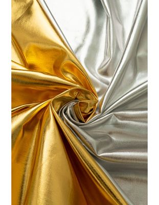 Kulta- ja Hopeahuivi värianalyysiin