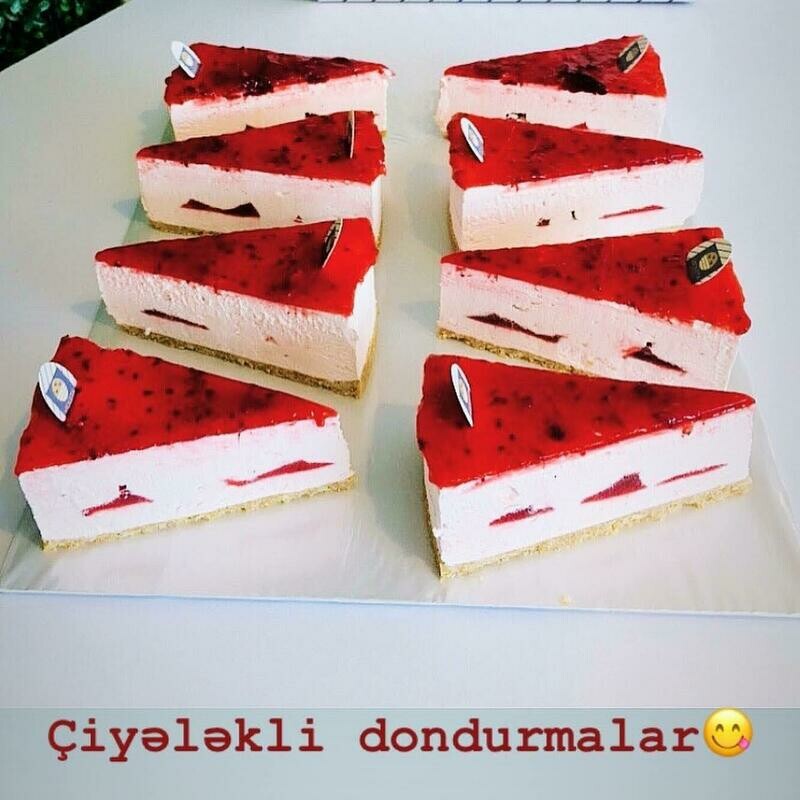 Çiyələkli Dondurma Assorti