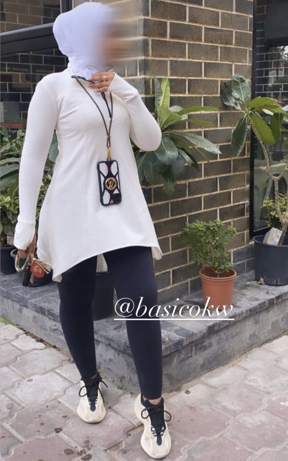 blanc top hijab length