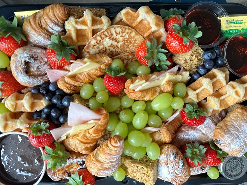 Breakfast Platter Standard (4-6 people)