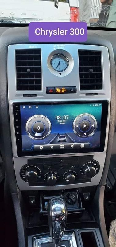 Chrysler 300c  (2004-2011)  Screen Size: 9 INCH