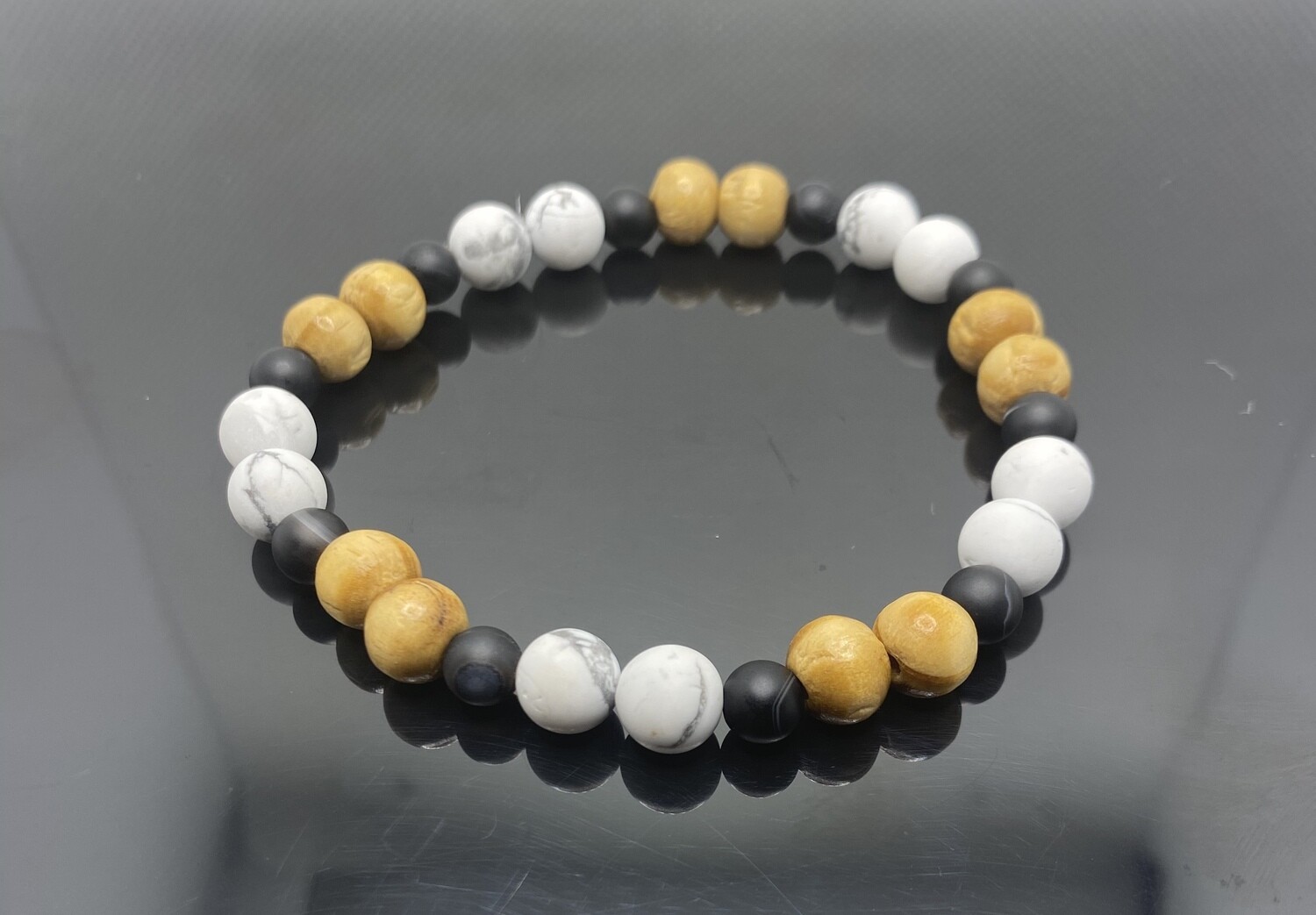 Howlite, Agate &amp; Wood bracelet