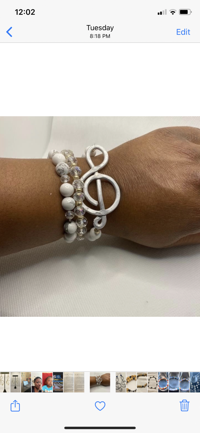 Howlite white clef note bracelet set