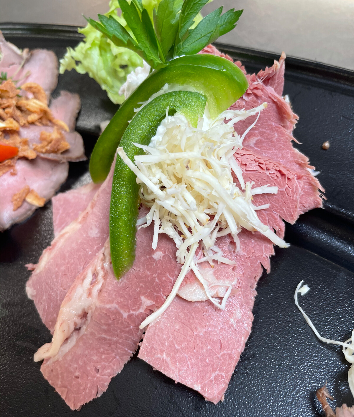 Oksebryst med flødepeberrod