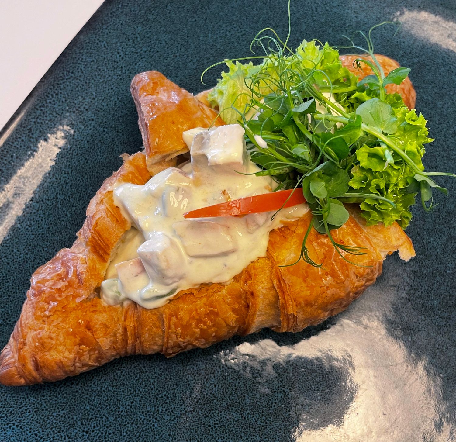 Croissant m. kyllingsalat