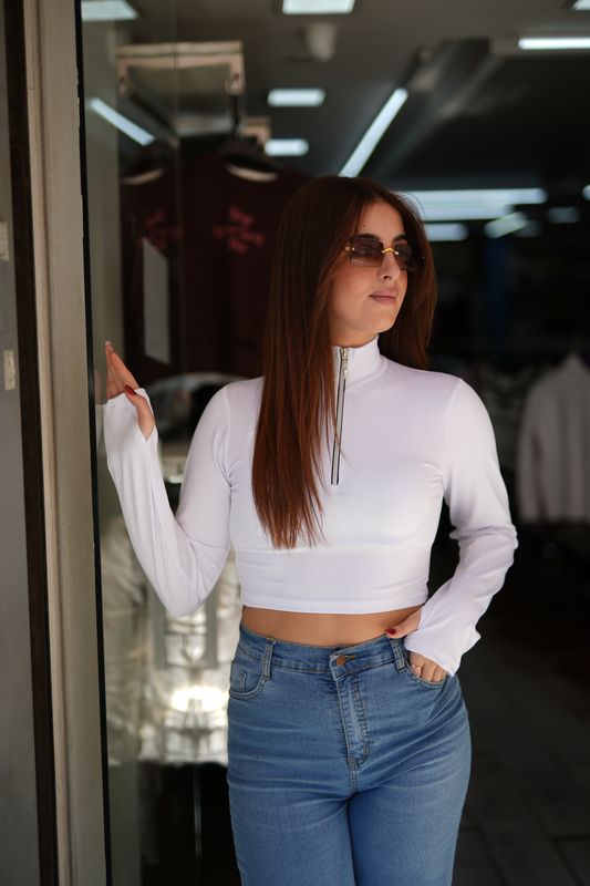 Finger Out Half Zipper Top