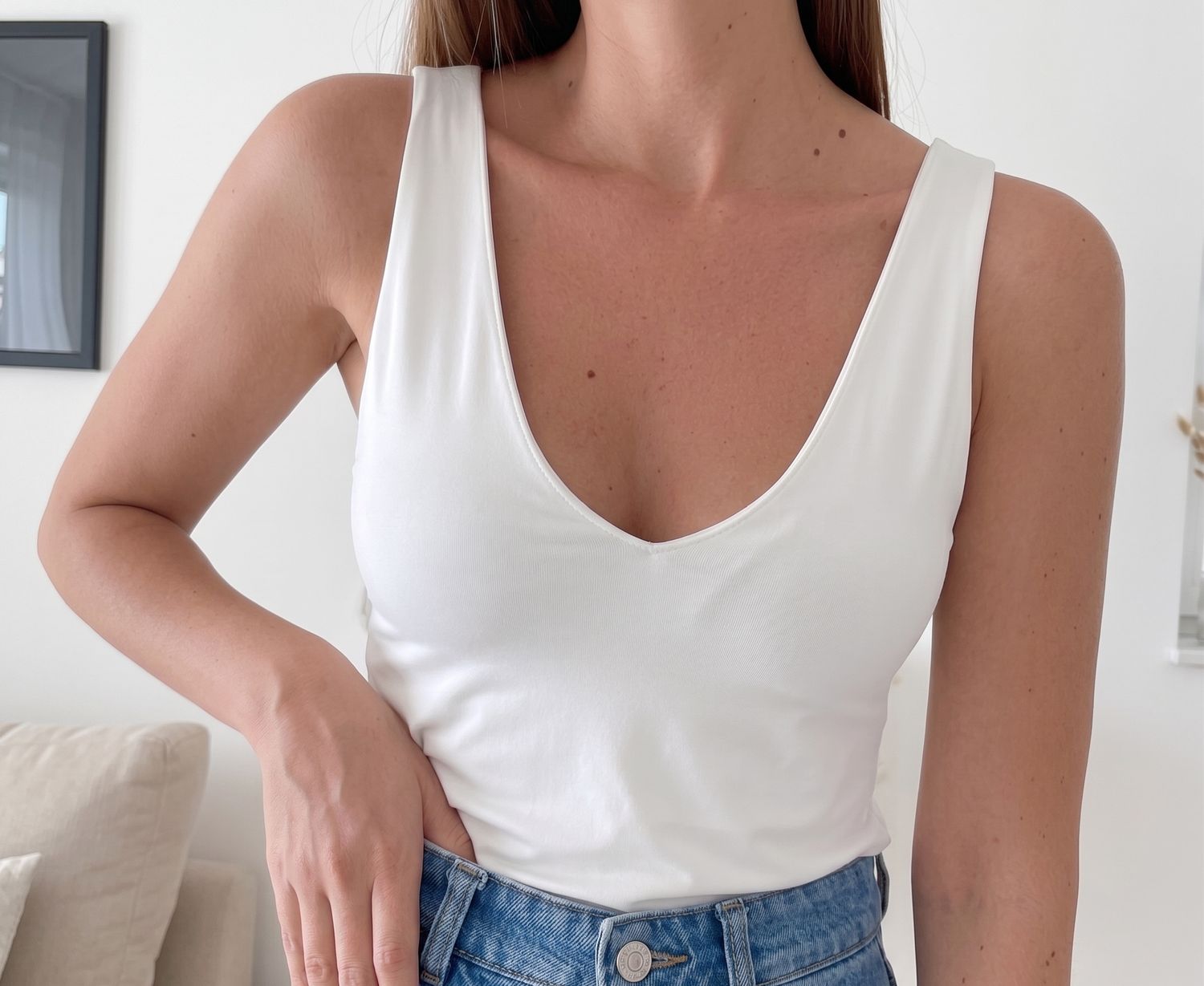 V-neck Sleeveless Basic