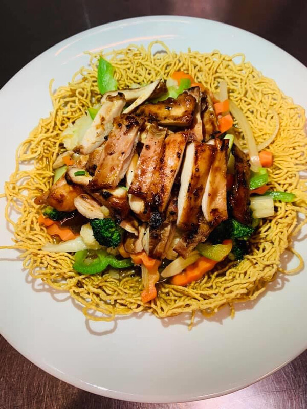 T1. poulet sauté aux légumes nouilles croustillantes
