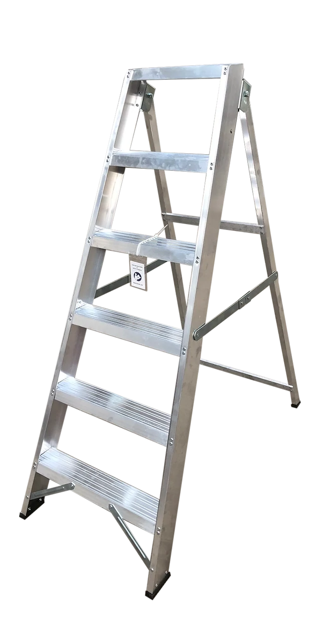 TITAN PROFESSIONAL BUILDERS STEPLADDER 6 TREADS