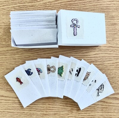 Box of 10 Small Embroidered Cards / Box 7.5*11.5 cm - Cards 5.5*10 cm / علبة بها ١٠ كروت تطريز صغيرة