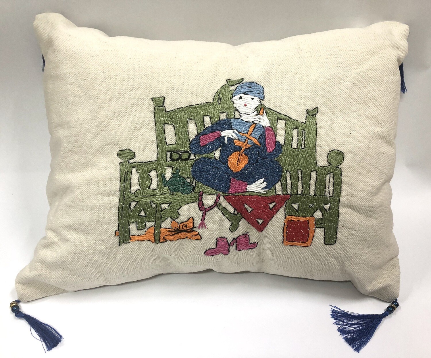 Embroidered cushion With Filling ( Rabab Player) / 35*45 cm  / خددية تطريز بالحشو ( عازف الربابة )