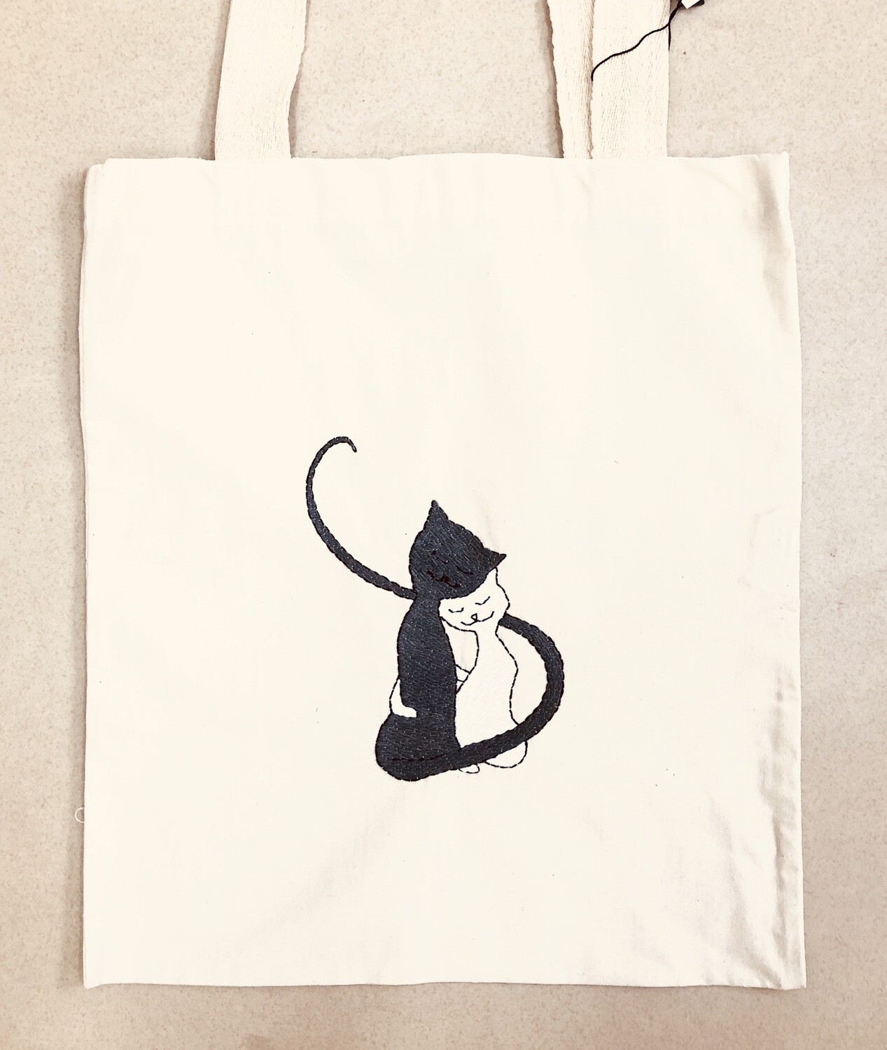 Embroidered bag - Loving Cats / 
38 × 47 cm / 
شنطة تطريز يدوي - قطتين