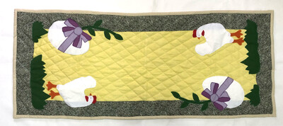 Quilted Table Runner / 60*150 cm /  مفرش سفرة مبطن 