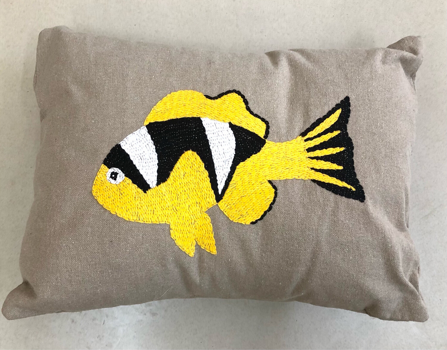 Embroidered cushion With Filling ( Fish ) / 35*45 cm / خددية تطريز بالحشو ( سمكة )