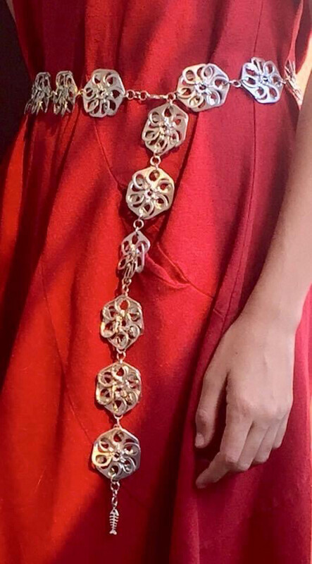 Can Tabs Flowers Belt / حزام ورد من الكانز