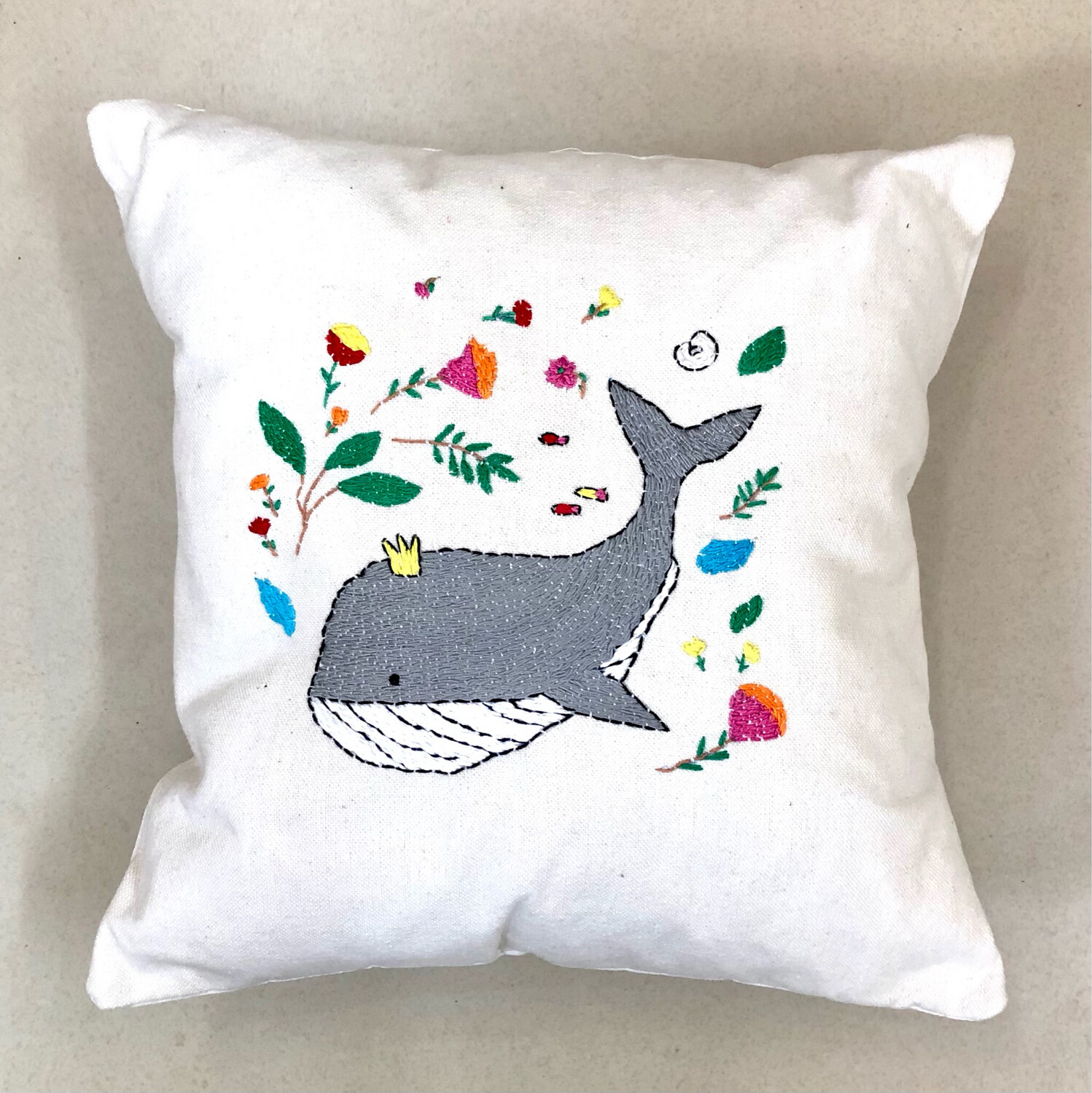 Embroidered cushion With Filling ( 2 Wales ) / 40*40 cm / خددية تطريز بالحشو ( حوت)