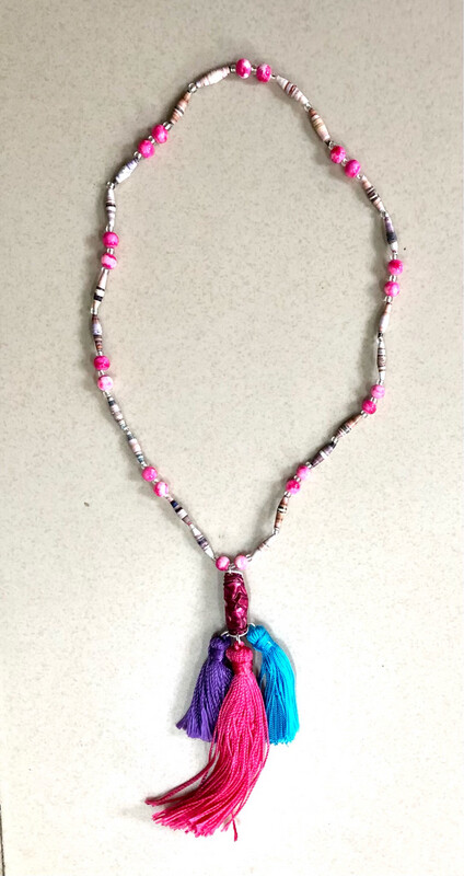 Magazines Paper Beads With Roled Nespresso Pendant / 30 cm / سلسلة من الخرز الورقي ( المجلات ) مع دلاية نسبرسو ملفوفة
