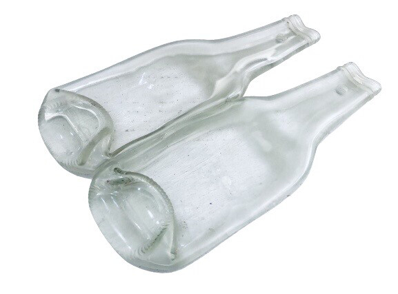 2 Parallel Clear Bottles / ٢ زجاجة متوازية شفافة