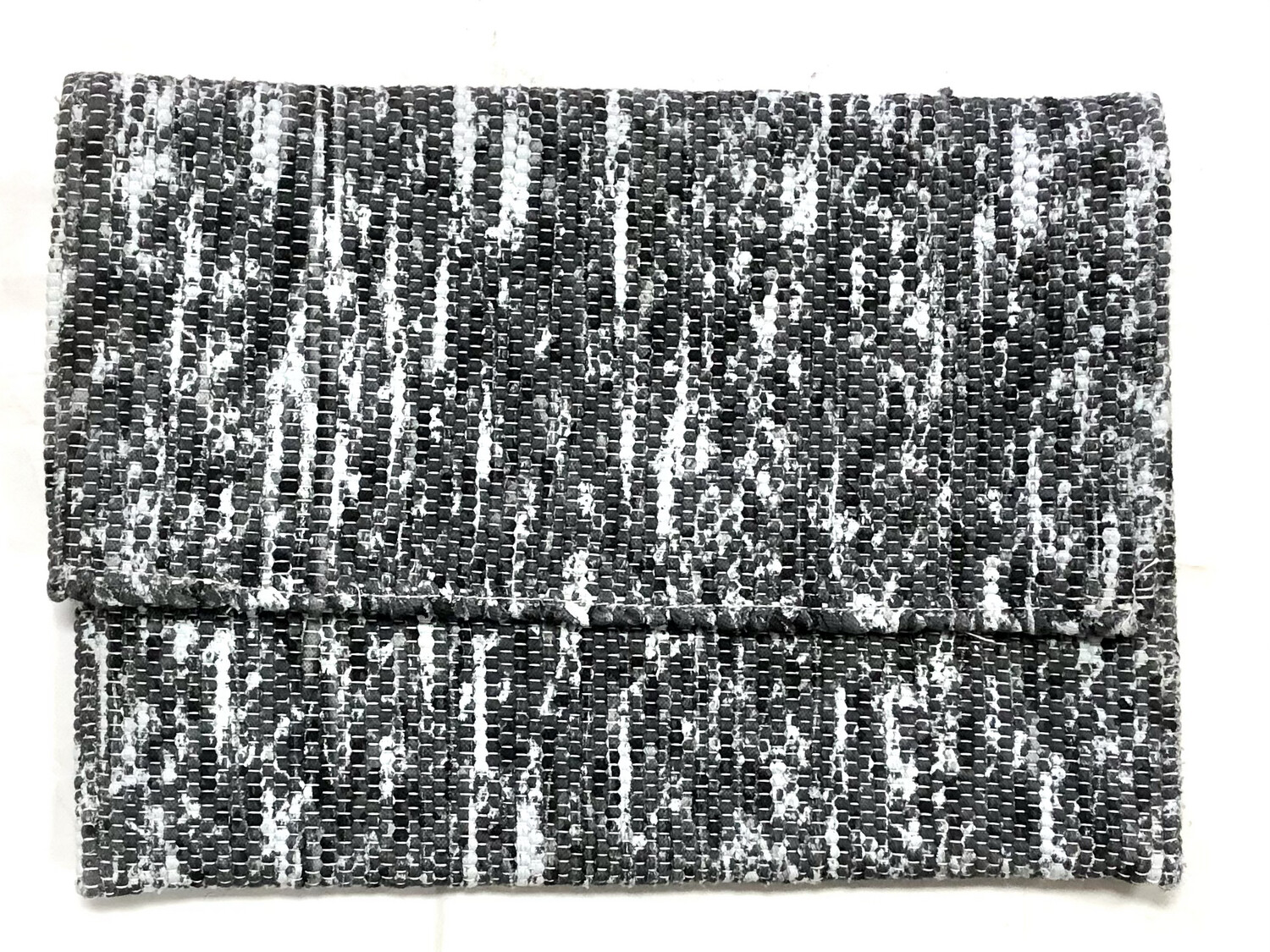 Woven Laptop Sleeve - Patterned Fabric / 27-30*37-40 cm / حافظة لابتوب من قماش منقوش منسوج