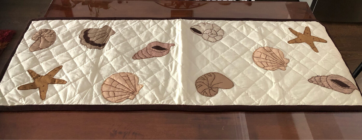 Quilted Table Runner / 60*160 cm / مفرش سفرة مبطن 