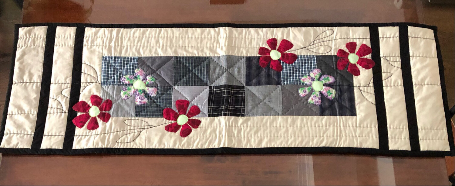 Quilted Table Runner / 50*145 cm /  مفرش سفرة مبطن