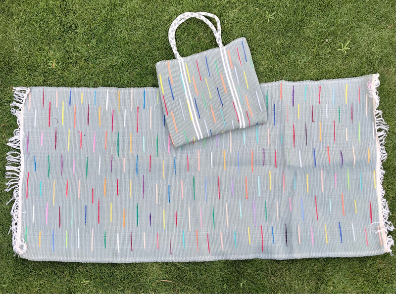  Beach or Picnic Set ( Flash ) : Rag Rug + Bag / 80*160 cm + 40*45 cm / طقم بلاچ ٢ قطعة ( قطع صغيرة ) : سجادة + شنطة  