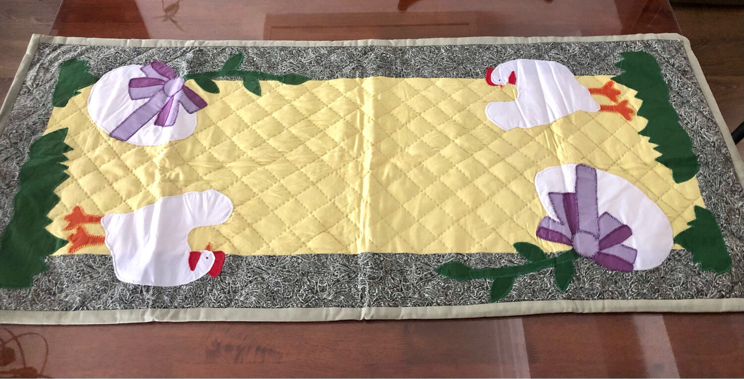 Quilted Table Runner / 60*150 cm /  مفرش سفرة مبطن 