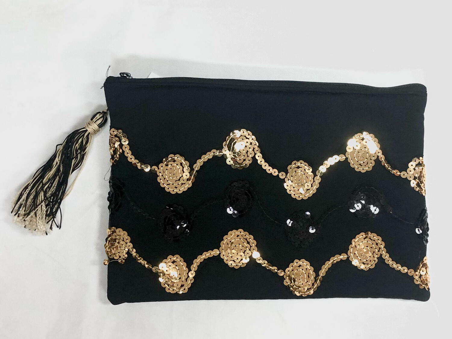 Clutch Bag With Golden Sequins / 20*30 cm / شنطة يد بترتر ذهبي