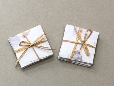 4 Small Gift Cards with Flowers Petals / 6,5*6,5 cm / ٤ كروت هدايا صغيرة بورق الورد