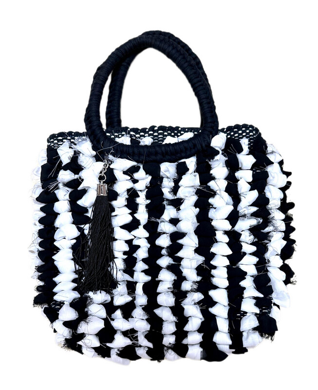 Woven Bag With Ribbons / 25*25 cm / شنطة نسيج بشرائط نايلون