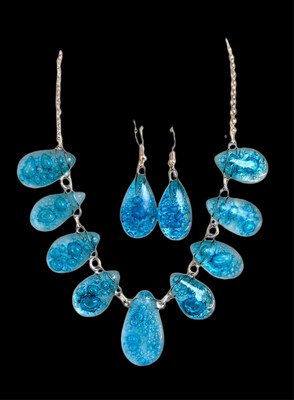 Set of Glass Necklace &amp; Earrings / طقم عقد و حلق زجاج