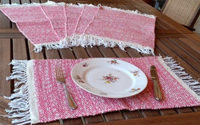 Set of 6 Woven Rags Placemats ( Patterned)/ 35*45 cm / طقم سفرة قماش ٦ قطع ( قماش منقوش )