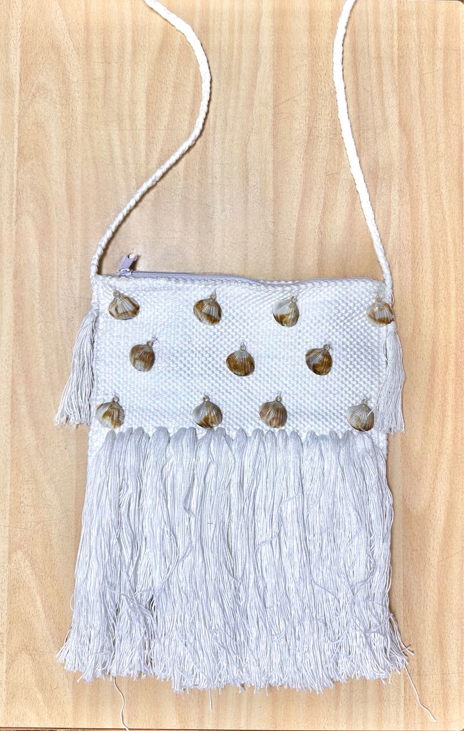 Woven Threads Cross Bag With Shells / 28*28 cm / شنطة كروس من الخيوط المنسوجة و القواقع