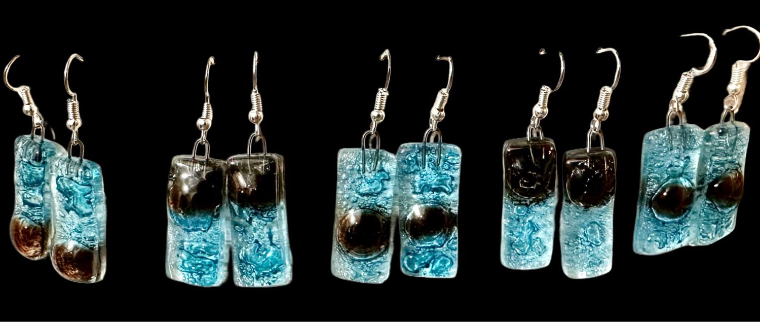 Rectangular 2 Colors Glass Earrings/ حلق زجاج مستطيل ٢ لون