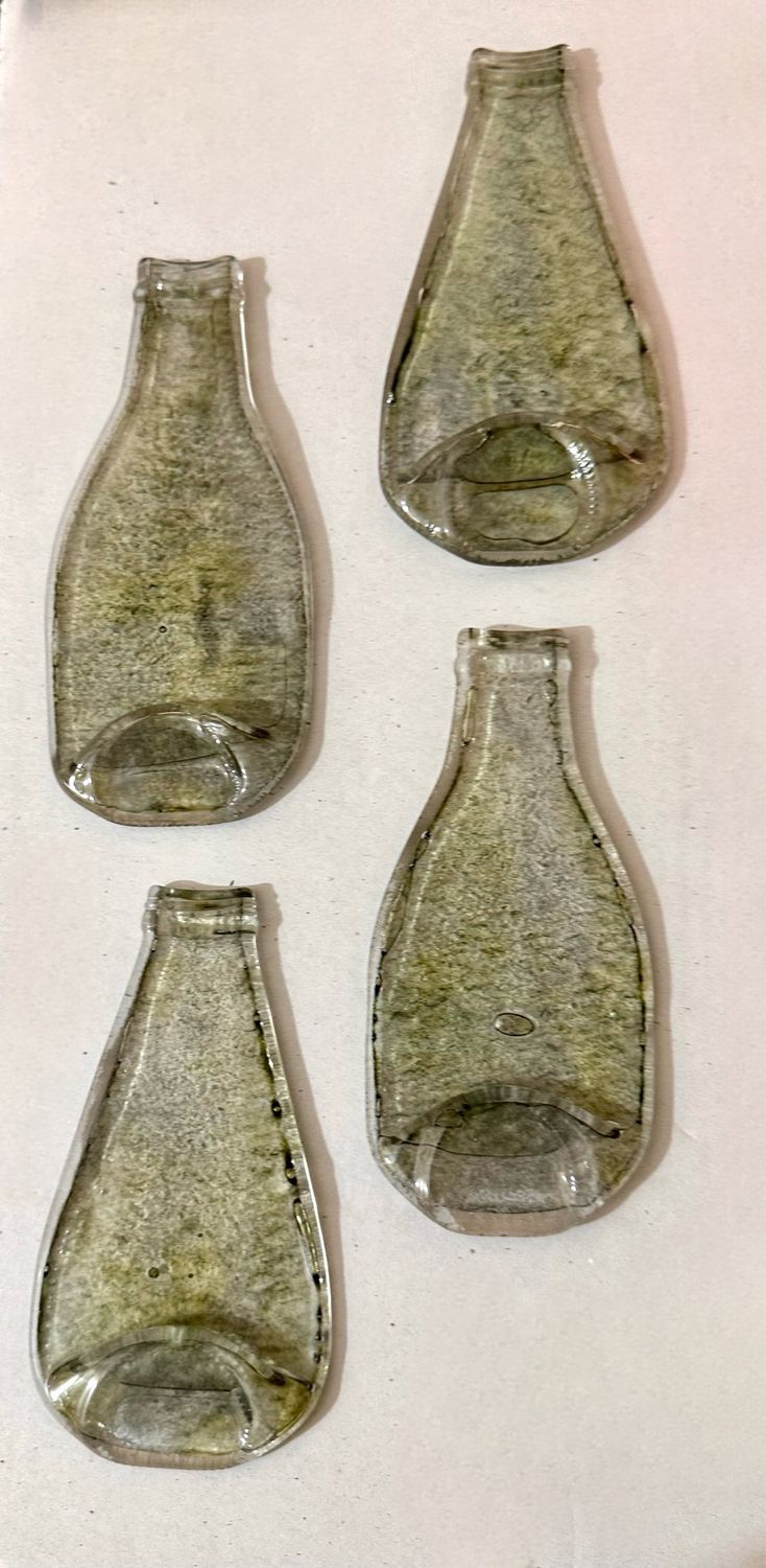 Small Colored Bottle / 9*16 cm / زجاجة صغيرة ملونة