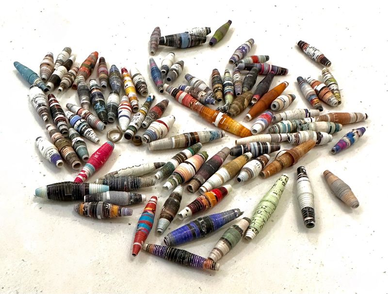 Paper Beads ( By One ) / خرز ورقي ( بالواحدة )
