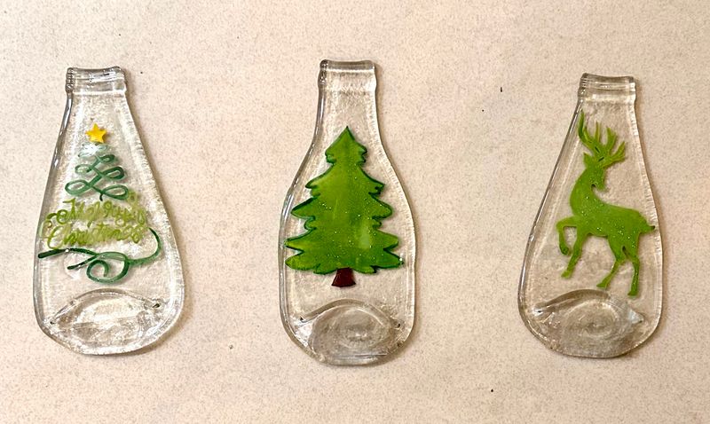 Small Hand painted Bottle / زجاجة صغيرة مزينة برسومات مختلفة