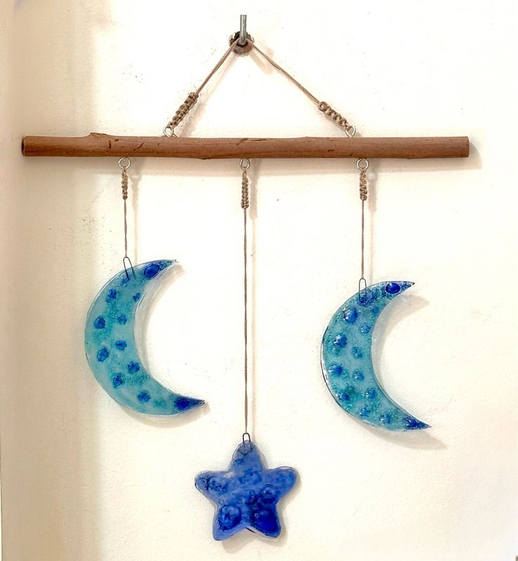 Glass Wall Hanger / علاقة حائط من الزجاج