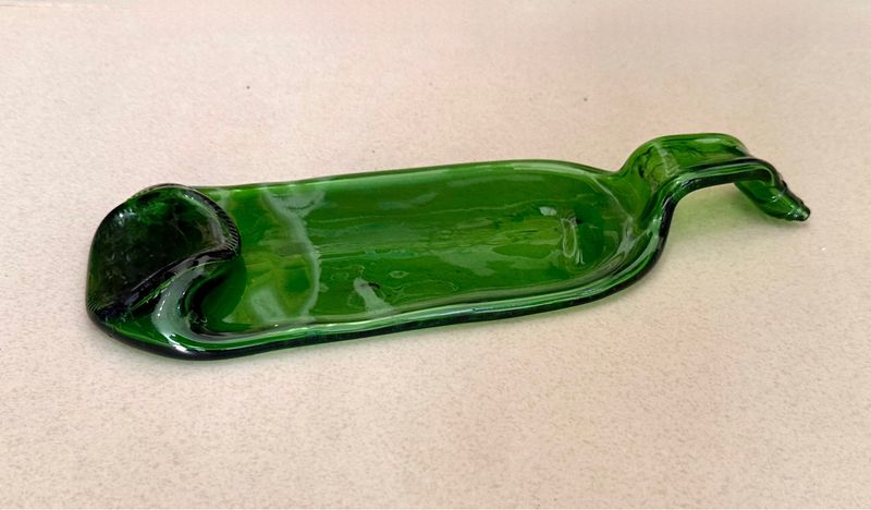 Green Bottle / زجاجة خضراء