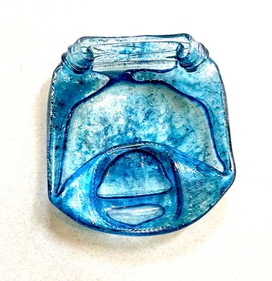 Colored Glass Ashtray / منفضة سجائر ملونة