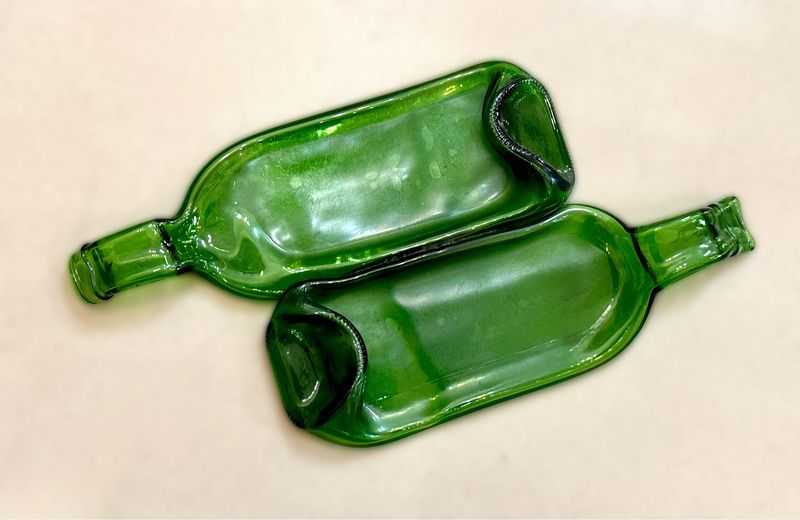 2 Green Bottles / ٢ زجاجة خضراء