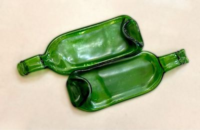 2 Green Bottles / ٢ زجاجة خضراء