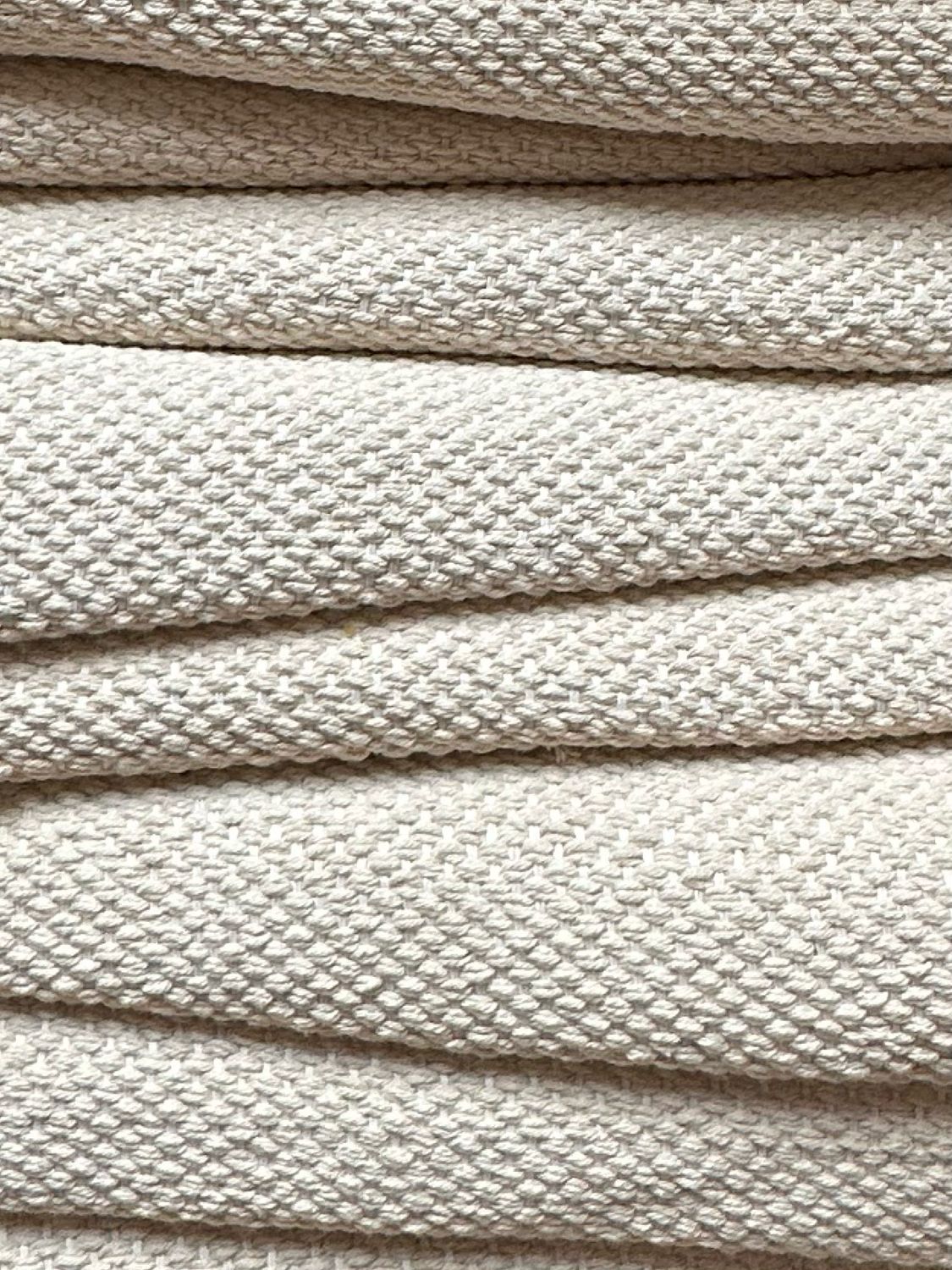 Set of 6 Woven Thread Placemats / 35*45 cm /طقم سفرة خيوط منسوجة ٦ قطع