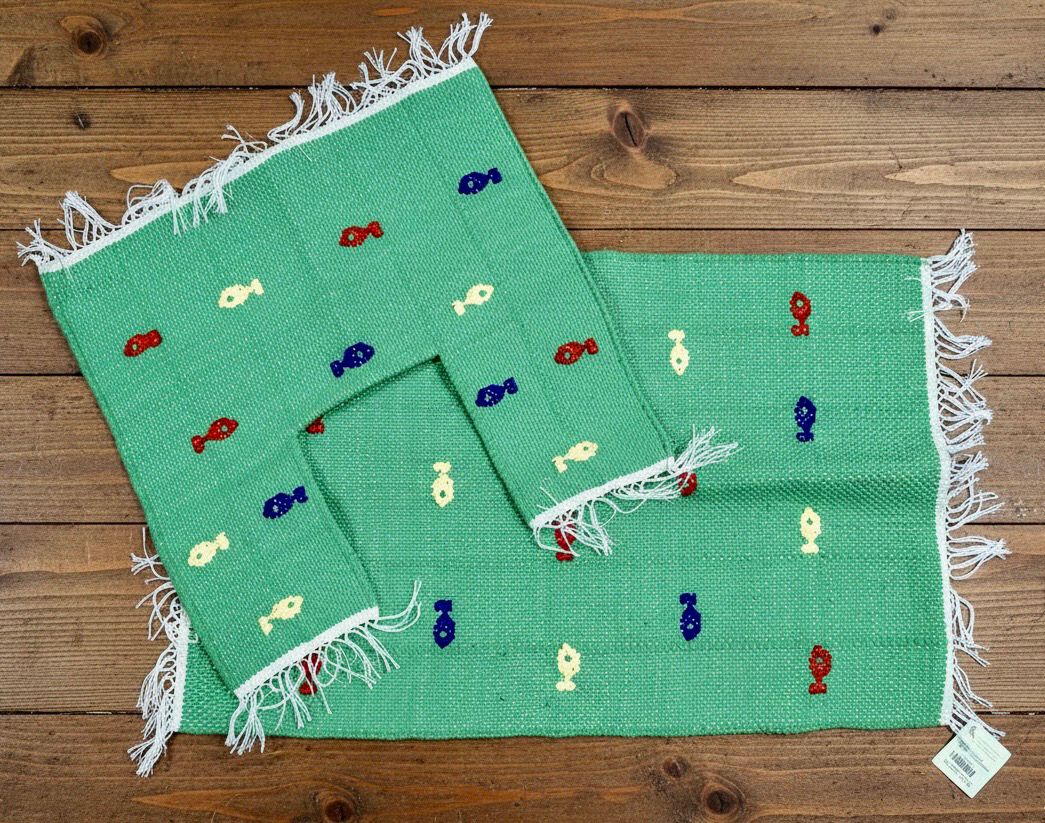 2 Pieces Bathroom Set ( Fishes) / طقم حمام ٢ قطعة (سمك ) / Rug 65*85 cm  دواسة + Toilet Seat Rug 55*65 cm دواسة تواليت