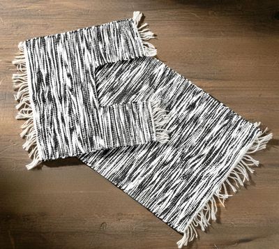  2 Pieces Bathroom Set (  2 Twin Colors ) / طقم حمام ٢ قطعة (٢ لون مزدوج ) / Rug 65*85 cm  دواسة + Toilet Seat Rug 55*65 cm دواسة تواليت