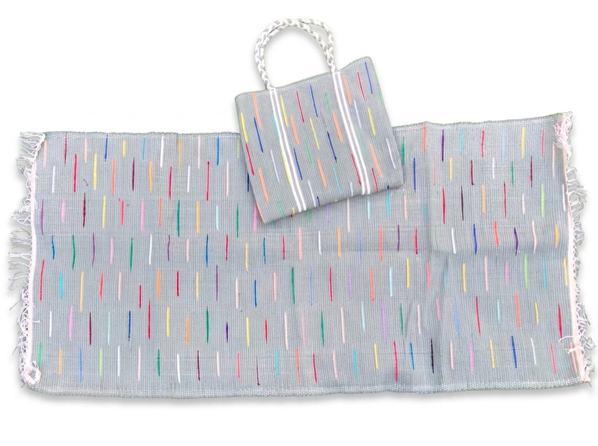  Beach or Picnic Set ( Flash ) : Rag Rug + Bag / 80*160 cm + 40*45 cm / طقم بلاچ ٢ قطعة ( قطع صغيرة ) : سجادة + شنطة  
